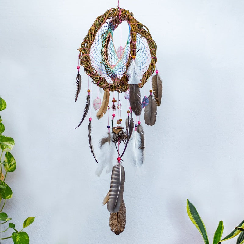 Cadeau pour la maison aux vibrations positives : attrape-rêves 3D fait à la main avec cristaux de guérison, décor pastel arc-en-ciel pour l'équilibrage des chakras, soulagement du stress