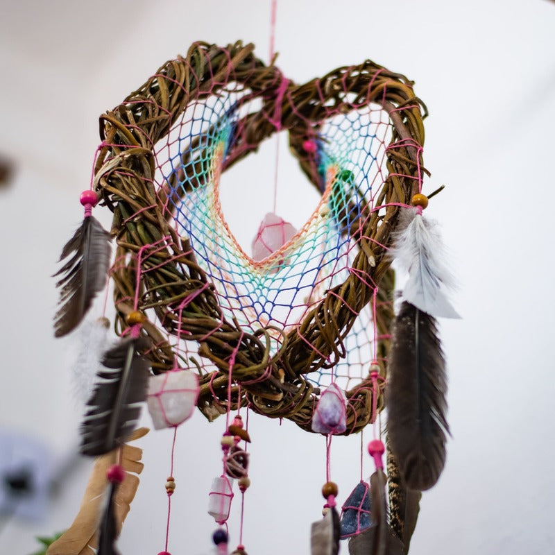 Positive Vibes Home Gift: Handmade 3D Dreamcatcher with Healing Crystals, Rainbow Pastel Decor for Chakra Balancing, Stress Relief