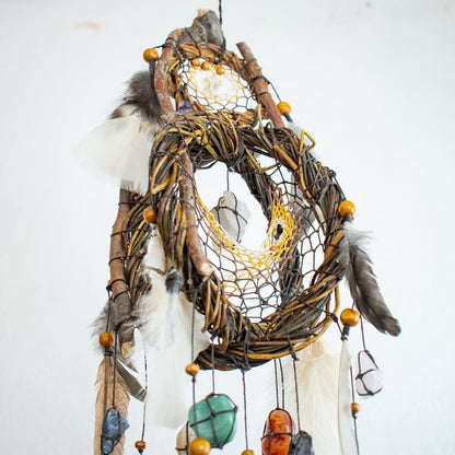 Crystal Gifts for Friend – Healing Dreamcatcher with 13 Gemstones, Earth Shamanic Wall Art for Sleep, Energy Cleansing & Spiritual Decor