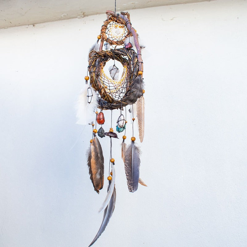Crystal Gifts for Friend – Healing Dreamcatcher with 13 Gemstones, Earth Shamanic Wall Art for Sleep, Energy Cleansing & Spiritual Decor