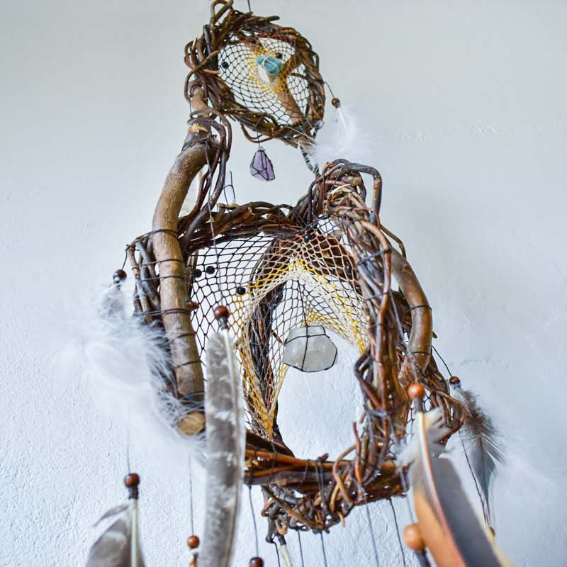 Oversized Willow Wood Dreamcatcher: Soulful Harmony with Healing Crystals