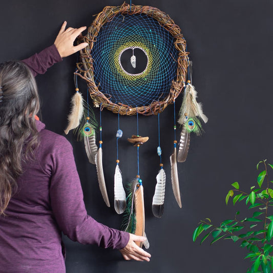 Shamanic Dreamcatcher: Native-Inspired Bedroom for Nightmares