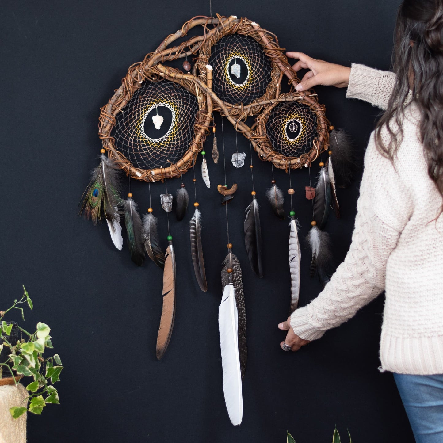 Attrape-rêves en bois de saule fait à la main avec des pierres semi-précieuses pour la protection