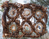 Natural Willow Dreamcatchers with 10 Healing Stones for Energy Cleansing, Love, and Balance – Perfect for Unique and Meaningful Gifts
