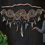Attrape-rêves d'inspiration autochtone – Osier fait à la main pour la protection spirituelle – 19 cristaux de guérison et plumes de paon – Style bohème