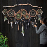 Attrape-rêves d'inspiration autochtone – Osier fait à la main pour la protection spirituelle – 19 cristaux de guérison et plumes de paon – Style bohème
