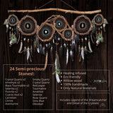 Attrape-rêves d'inspiration autochtone – Osier fait à la main pour la protection spirituelle – 19 cristaux de guérison et plumes de paon – Style bohème